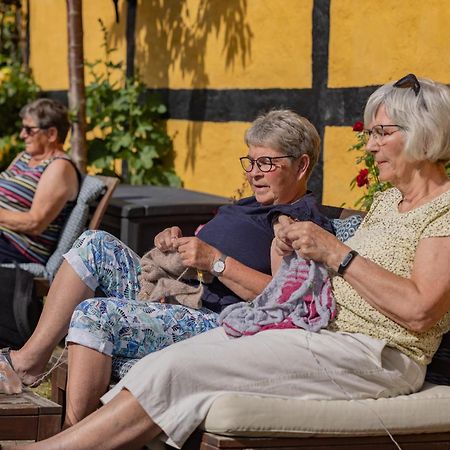 Pension Slaegtsgaarden Allinge-Sandvig Eksteriør bilde